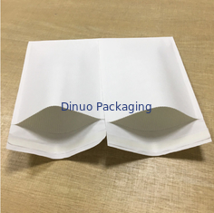 白書は堅いクラフトに波形を付けた明白のための封筒をパッドを入れた