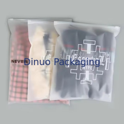 カスタム Cpe フロストジッパーパッケージングバッグ プラスチック クリアジッパーバッグ 衣類のための再閉可能なプラスチックバッグ