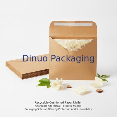 プラスチック製メール便の安価な代替品、リサイクル可能なクッション付き紙製メール便。保護と持続可能性を提供するパッケージソリューション
