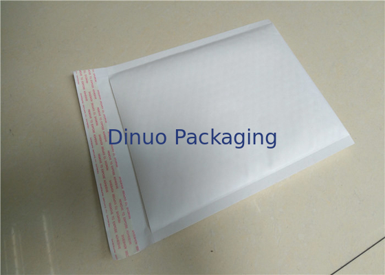 着色された気泡緩衝材Mailers14.25」X 20"は#7の習慣パッドを入れられた郵便袋を印刷しました