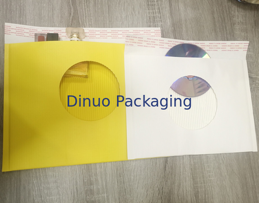 プラスチック塗被紙のクッションのパッドを入れられた封筒を黄色にしてはいけない